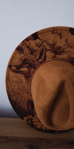 Fox in a meadow Burned Hat, Floral Burned cowgirl Cowboy Hat: Engraved Suede/Felt Boho Fedora, Felt Wide brim hat Western Hat Festivals