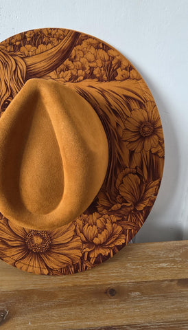 Highland Cow and flowers Burned Hat, Halloween, cow and flowers Burned cowgirl Cowboy Hat: Engraved Suede/Felt Boho Fedora, Wide brim hat
