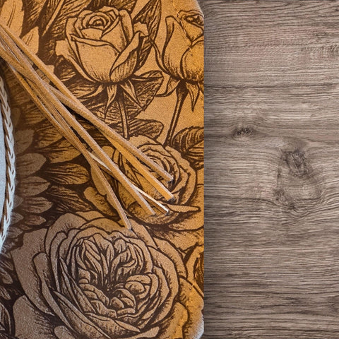 Wings and roses, memorial Burned Hat, Skull and roses, Cowboy desert Burned Cowboy Hat: Feathers Engraved Suede Boho Fedora, Wide brim hat