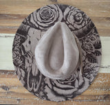 Longhorn Skull Burned Hat, Skull and roses, Cowboy desert Burned Cowboy Hat: Feathers Engraved Suede/Felt Boho Fedora, Felt Wide brim hat