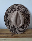 Longhorn Skull Burned Hat, Skull and roses, Cowboy desert Burned Cowboy Hat: Feathers Engraved Suede/Felt Boho Fedora, Felt Wide brim hat