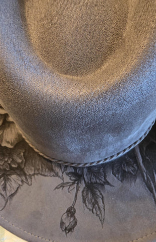 Longhorn Skull Burned Hat, Skull and roses, Cowboy desert Burned Cowboy Hat: Feathers Engraved Suede/Felt Boho Fedora, Felt Wide brim hat